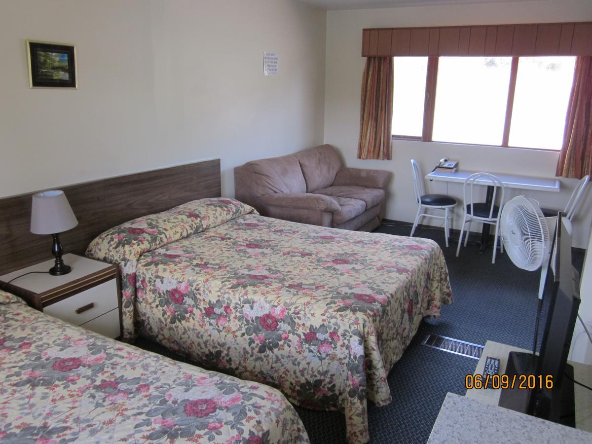 Valleyview Motel Williams Lake Exterior photo