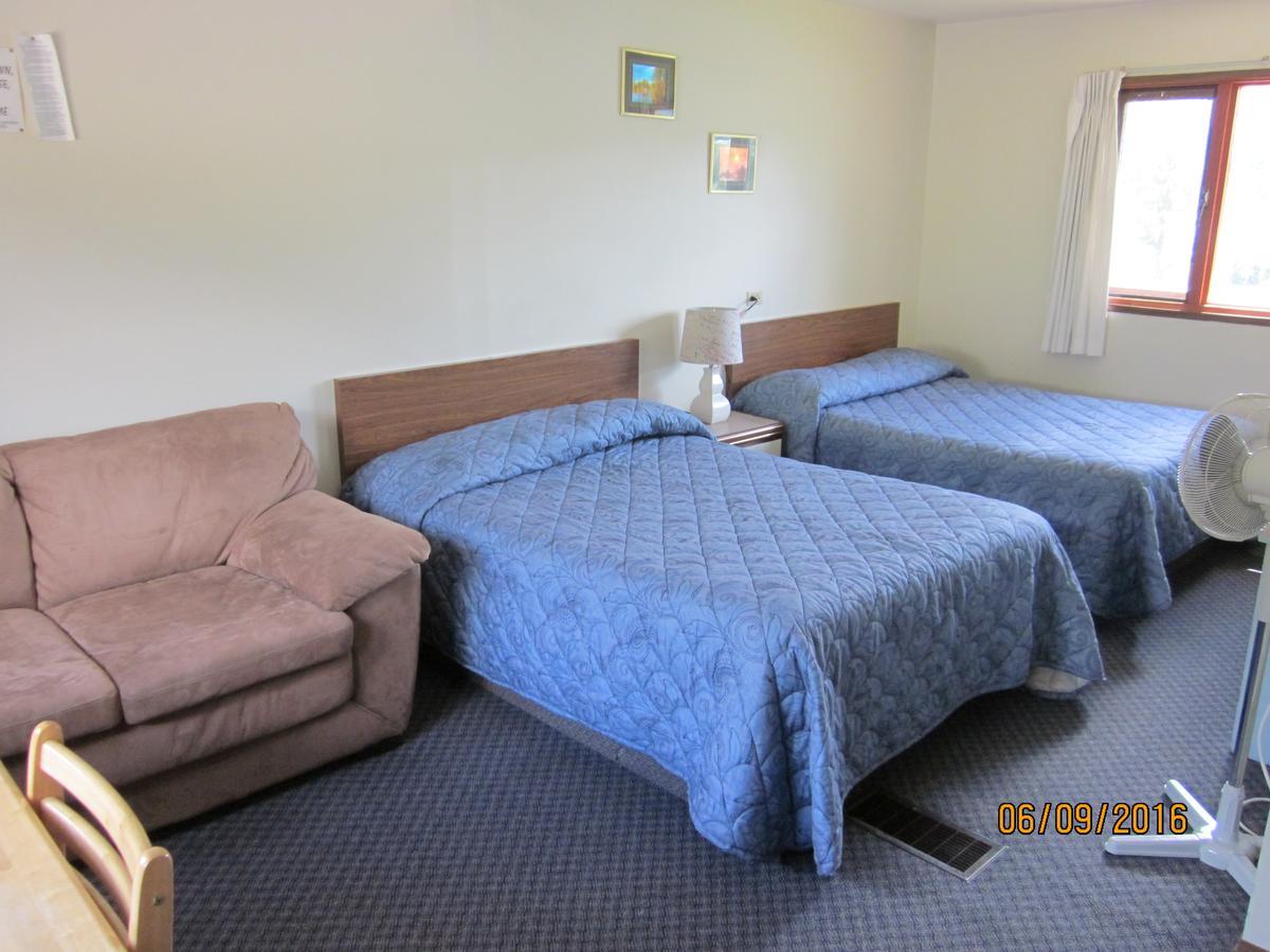 Valleyview Motel Williams Lake Exterior photo